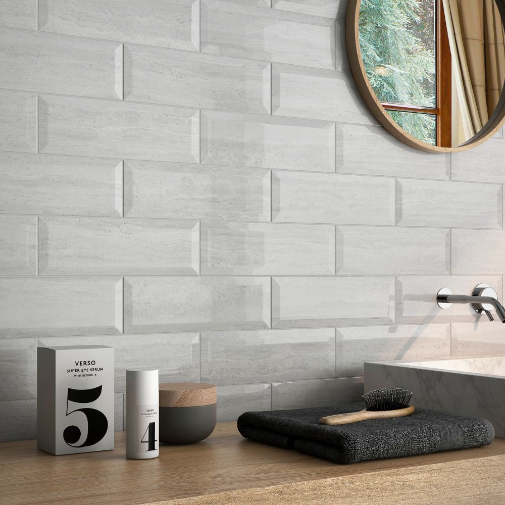 Creta Gris Brillo Bisel Bathroom